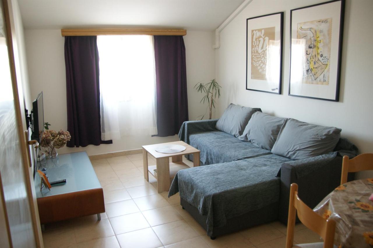 Apartman Adriatic PUY Exterior foto