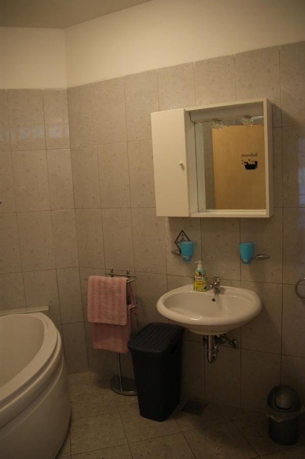 Apartman Adriatic PUY Exterior foto